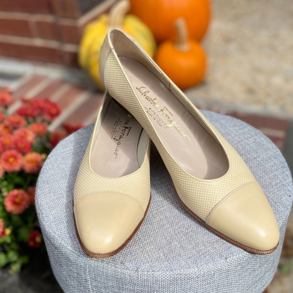 Salvatore Ferragamo Cream Leather Pointed Toe Heels